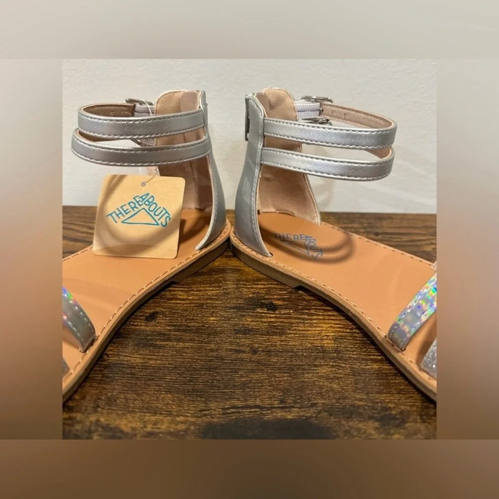 Thereabouts Big Girls Addison Silver Sandals NWT Size Big Girls 5